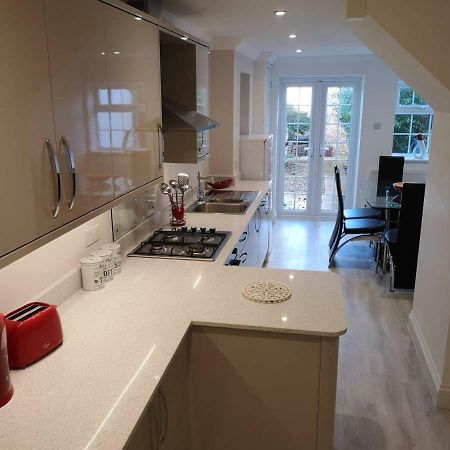 Guildford Town House Villa Luaran gambar