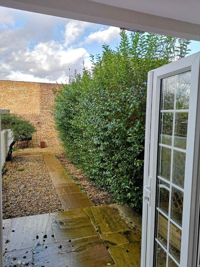 Guildford Town House Villa Luaran gambar