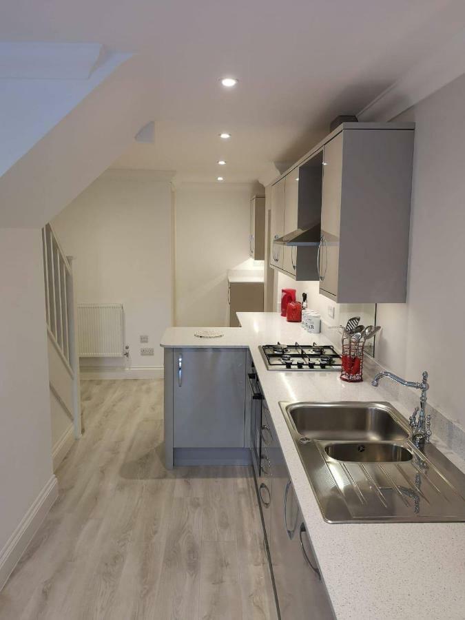 Guildford Town House Villa Luaran gambar